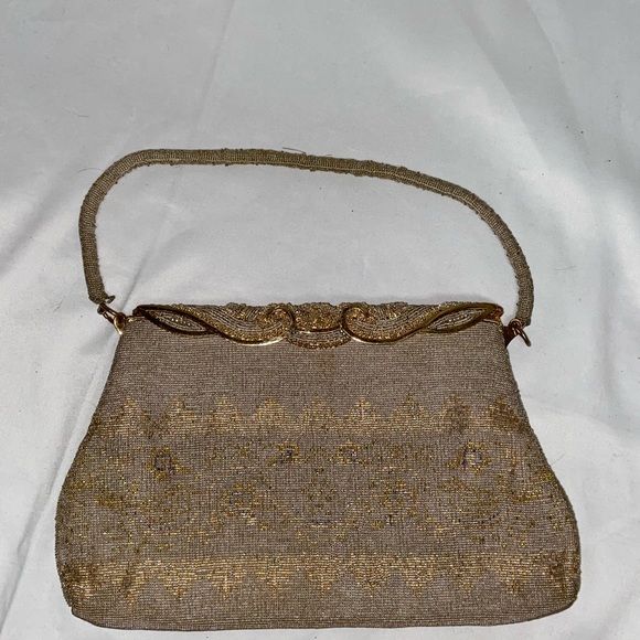 Handbags - Vintage gold tone women’s purse beads